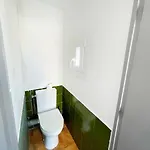T2 Centre Apartment *