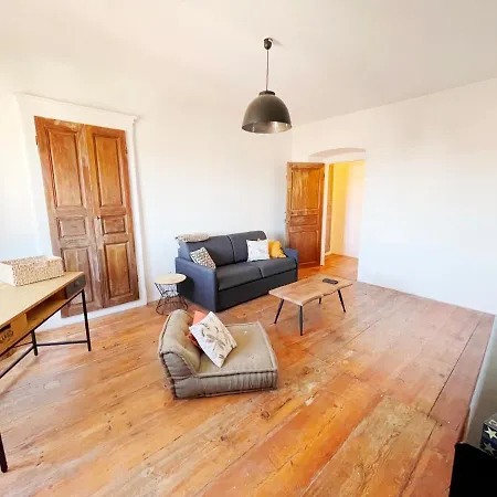 T2 Centre Apartment Corte (Corsica)